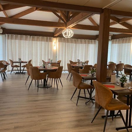Hotel Au Relais Des Lilas Parthenay Bagian luar foto
