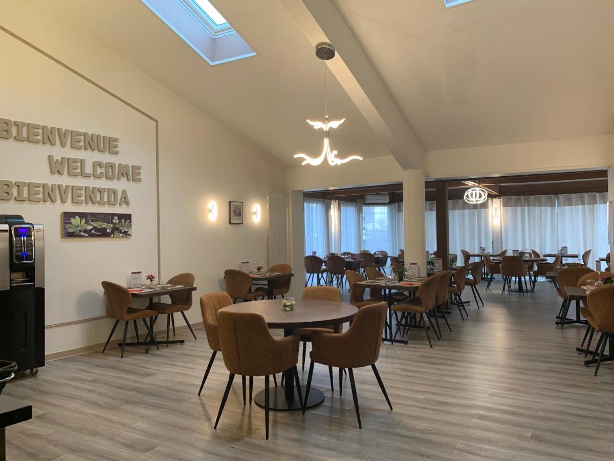 Hotel Au Relais Des Lilas Parthenay Bagian luar foto
